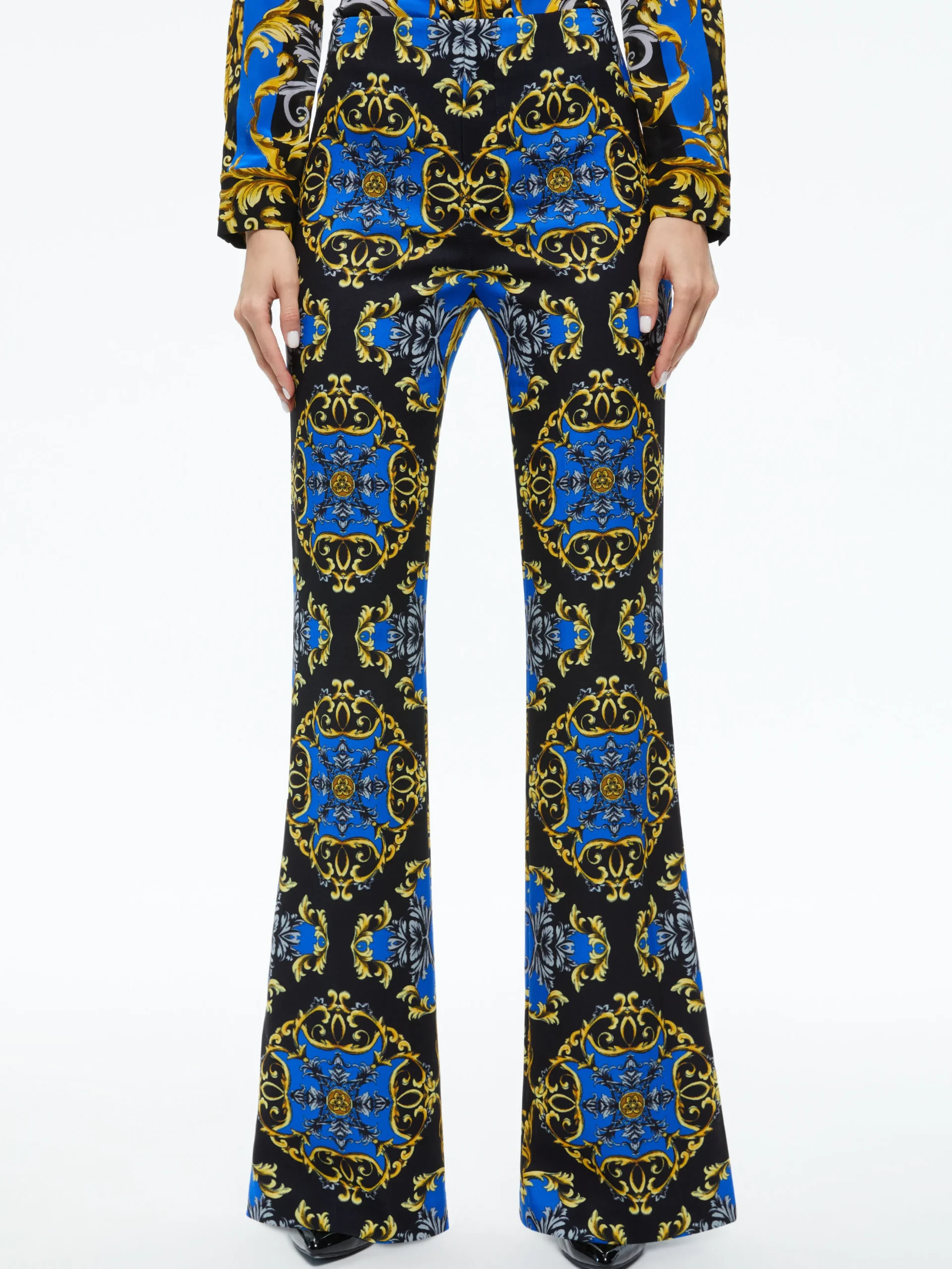 BREANN FITTED BLAZER + TEENY FIT FLARE BOOTCUT PANT
