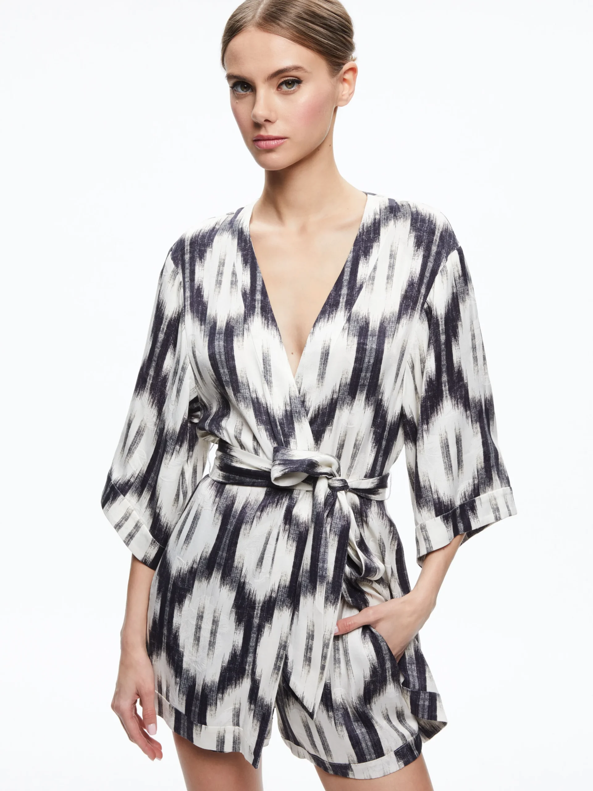 DOMINO KIMONO WITH TIE BELT