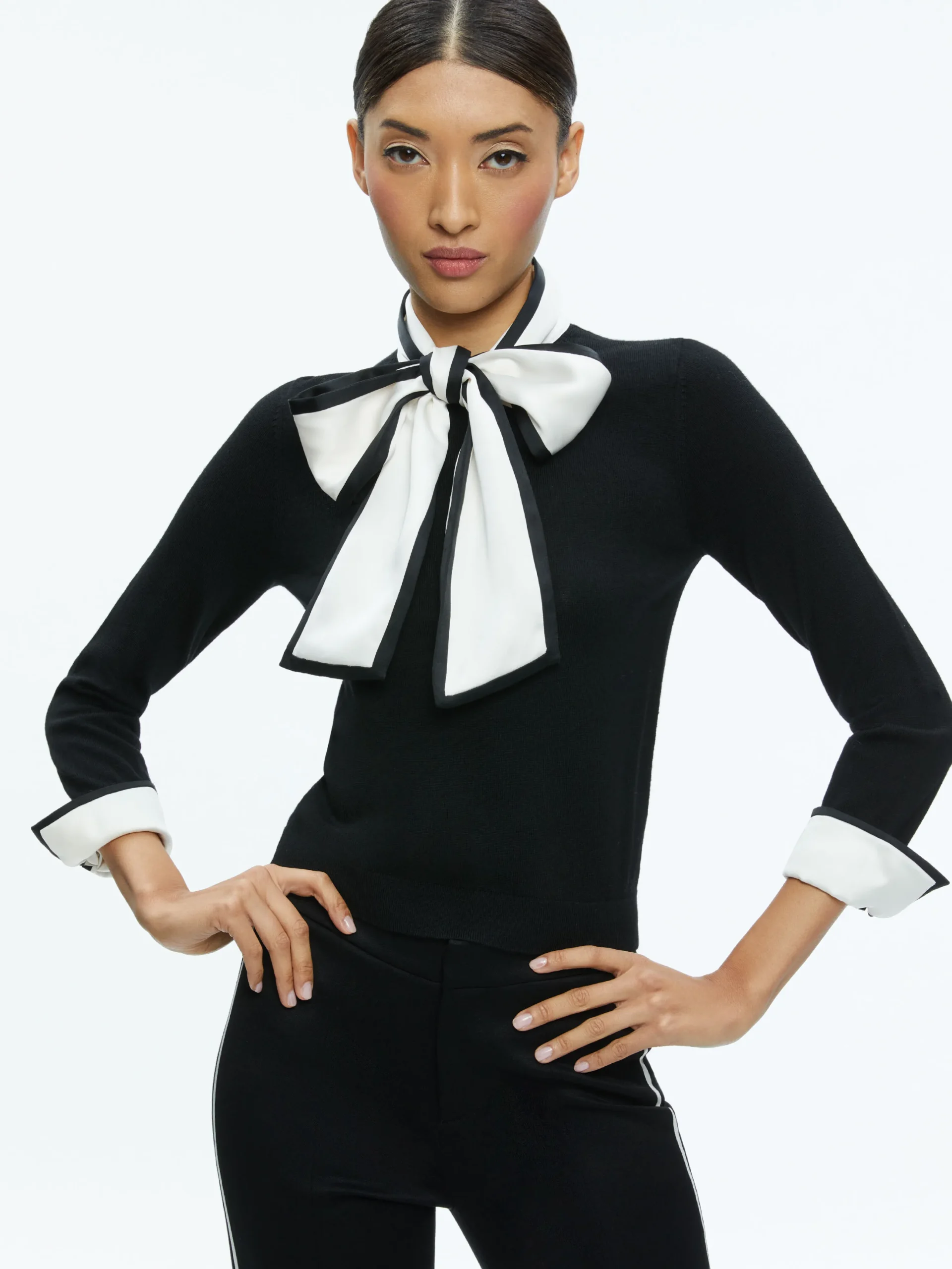 JUSTINA PULLOVER