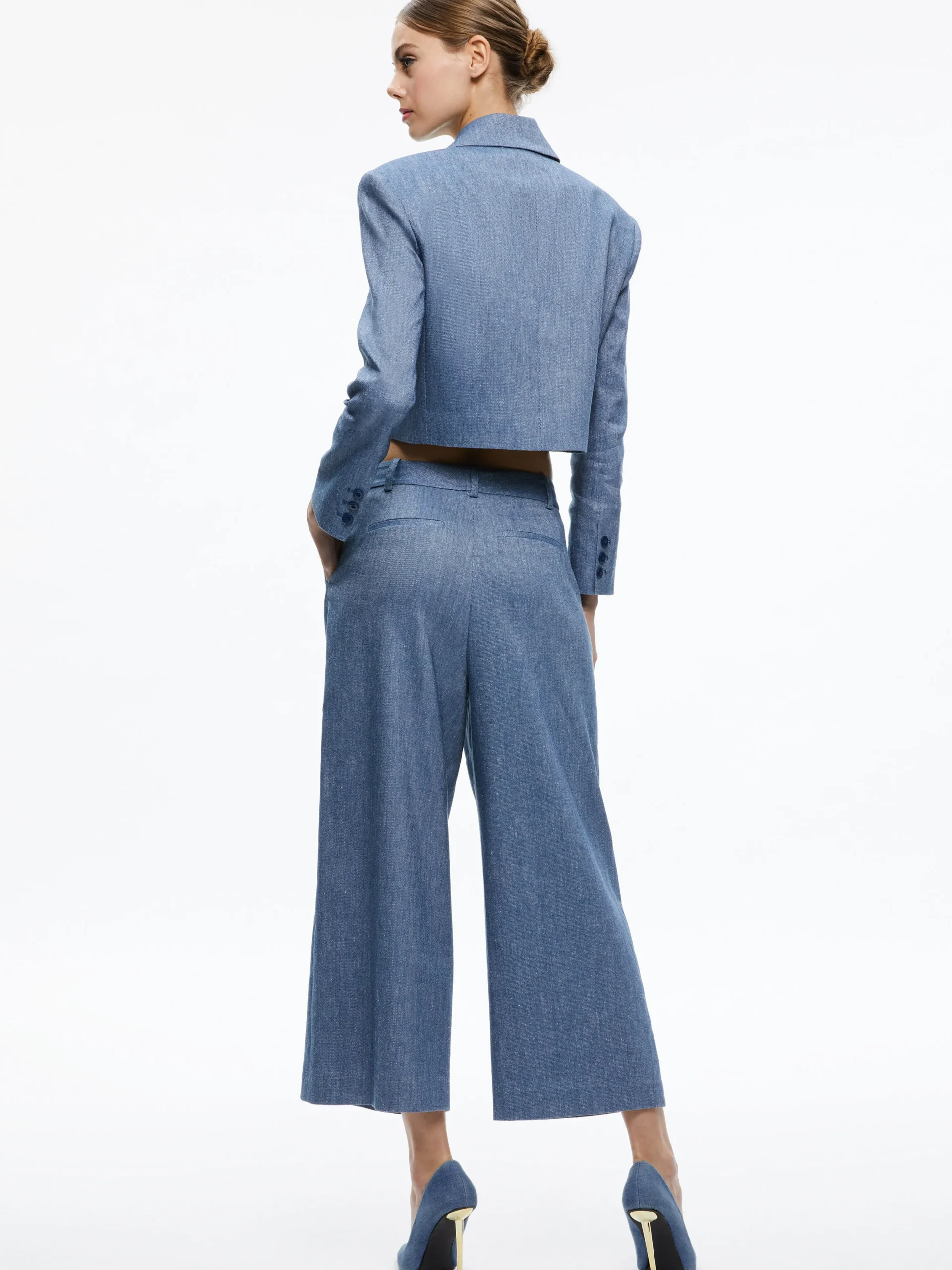 SHAN CROPPED CHAMBRAY BLAZER