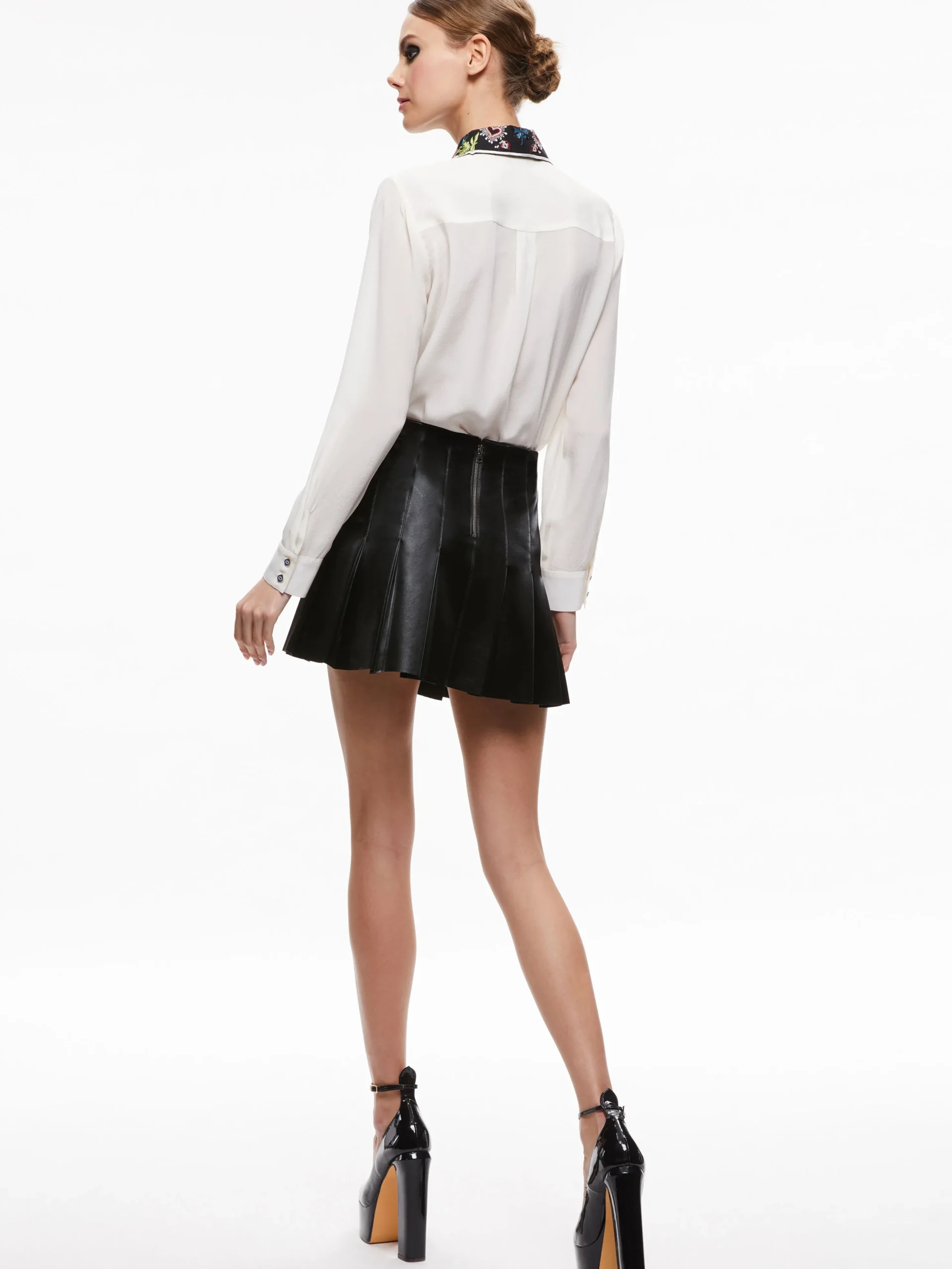 WILLA EMBROIDERED COLLAR PLACKET TOP